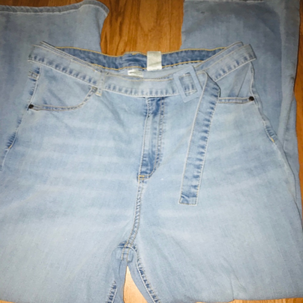 JEANS 👖 - Picture 2 of 6